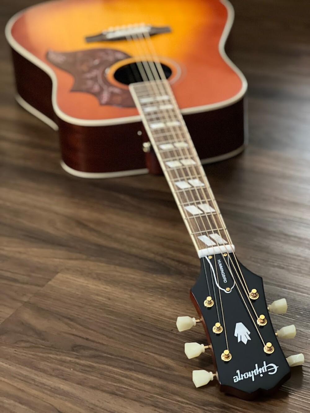Epiphone Hummingbird Full Solid Acoustic Electric in Aged Cherry